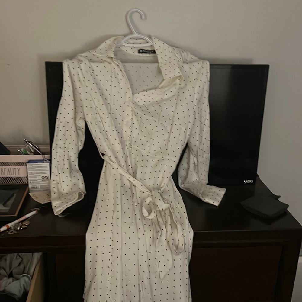 Allegra K -White Polka dot button up dress with tie belt, Extra Large